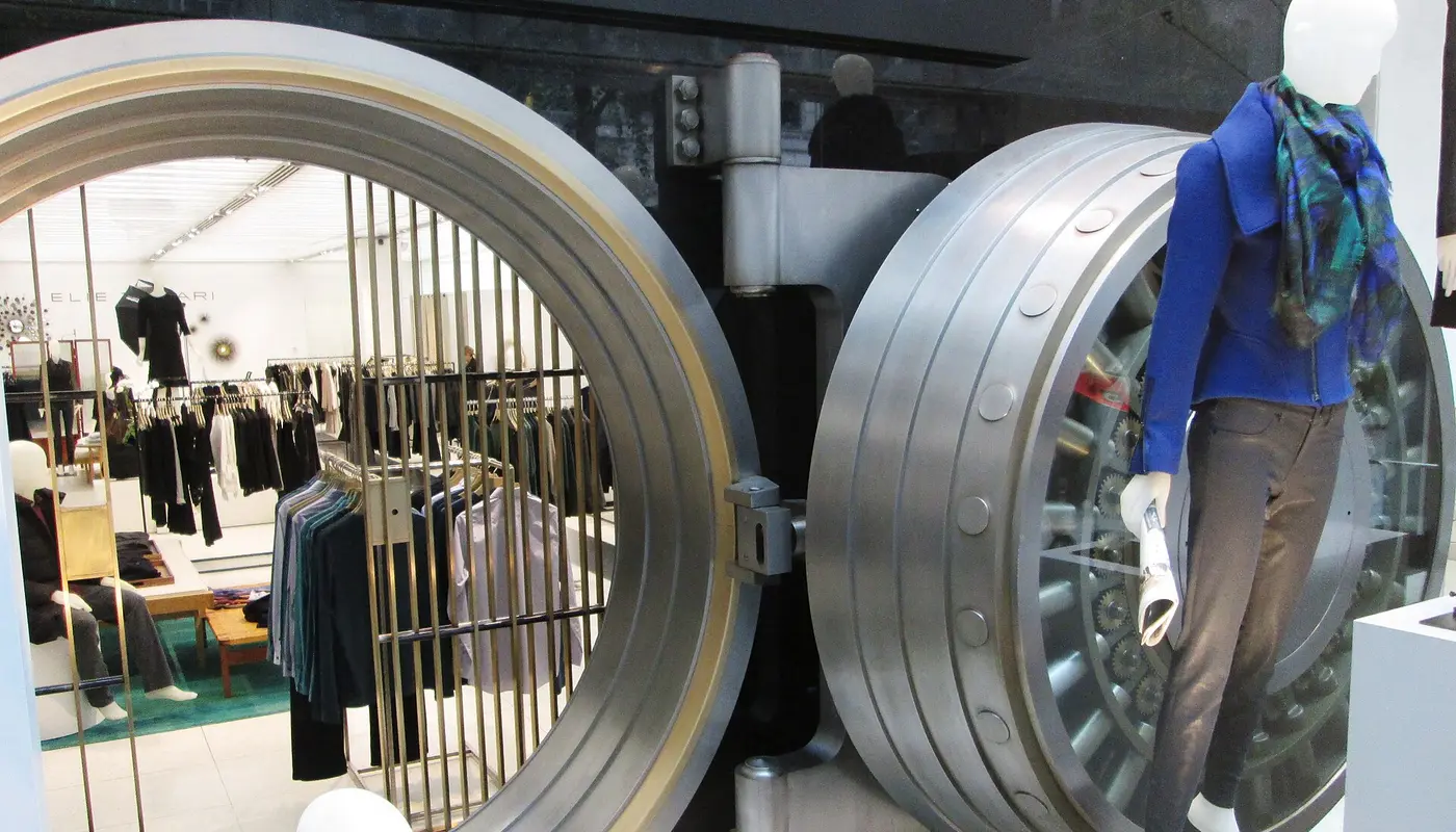 Manufacturers Trust Company Building bank vault door